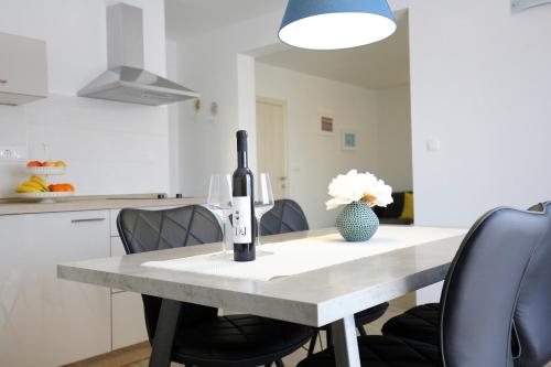 Apartments Nada — 4-Star Luxury Hotel in Sukosan, Croatia