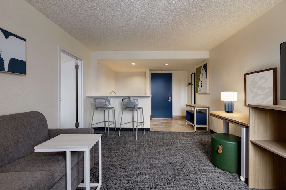 Spark by Hilton Germantown Washington DC North - photo 27