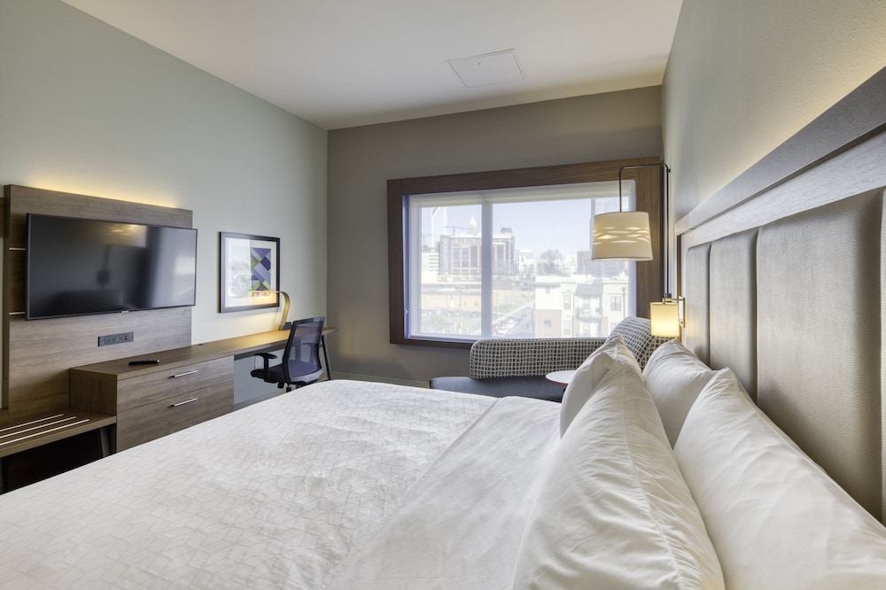 Holiday Inn Express & Suites Charlotte South End by IHG - photo 21