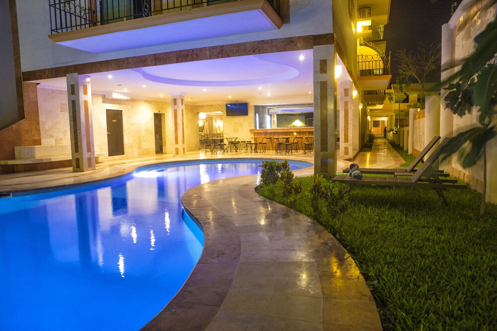 Indoor/Outdoor Pool