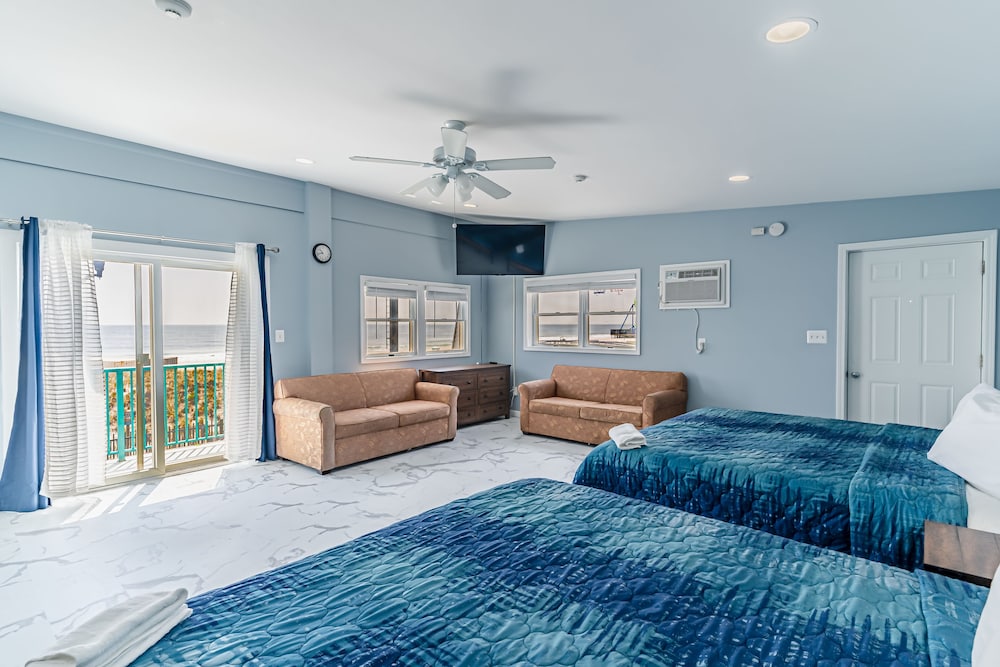 Boardwalk Sand & Surf Inn Oceanfront - photo 20