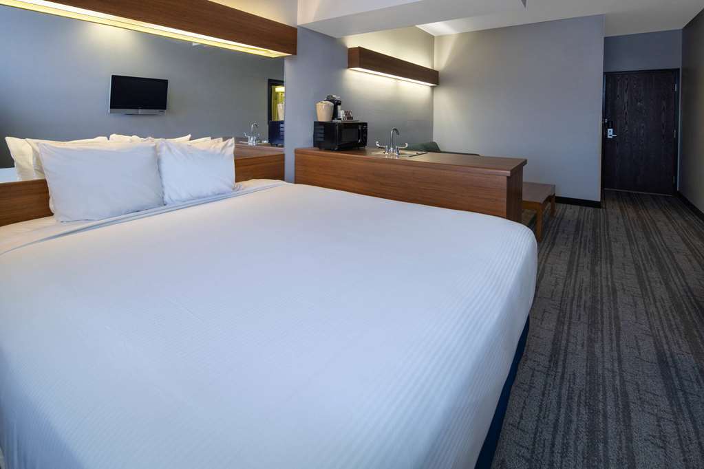 Baymont by Wyndham Las Vegas South Strip - photo 17