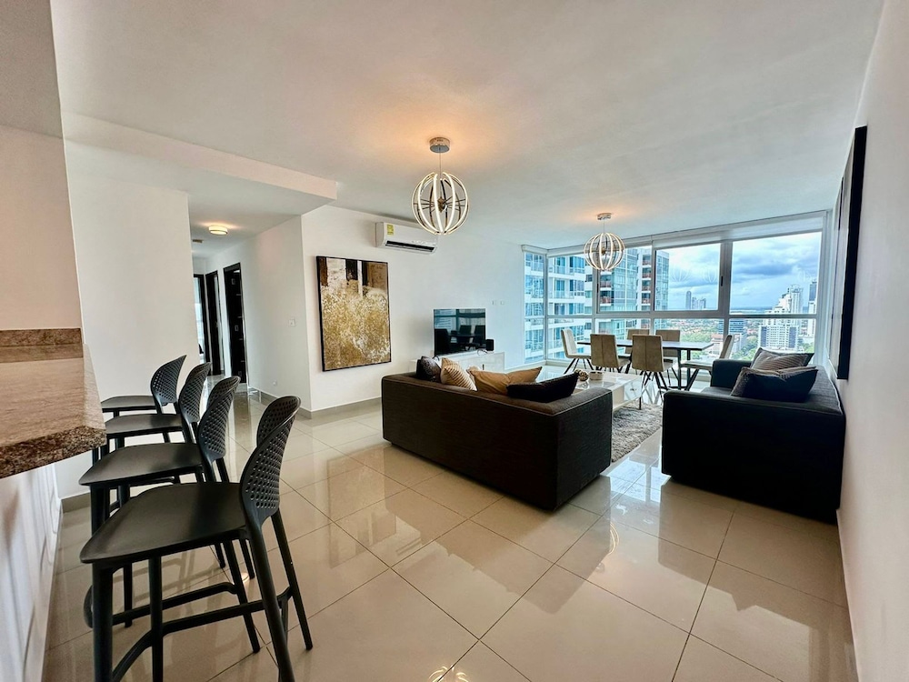 Gold Tower Bright 3 BDR Apt in Costa del Este — 4-Star Luxury Hotel in Panama, Panama