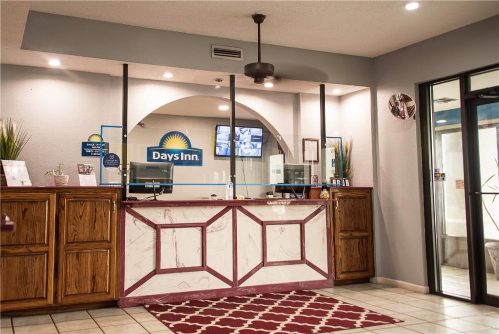Days Inn by Wyndham Troy - photo 8