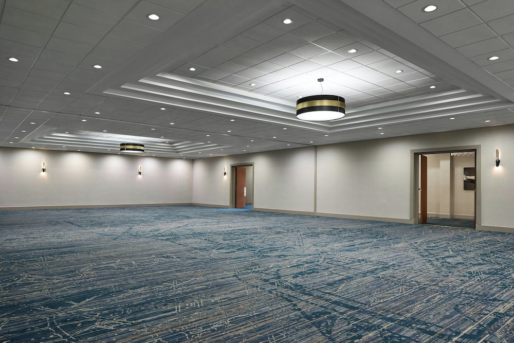 Sheraton Suites Chicago O'Hare - photo 99