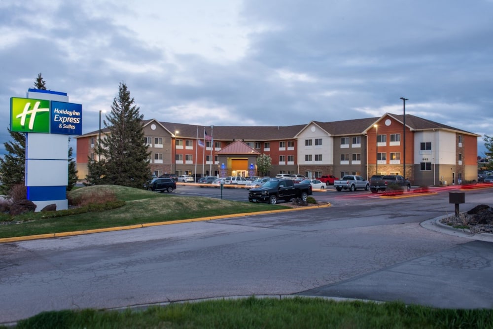Holiday Inn Express Hotel & Suites Rapid City by IHG - photo 32