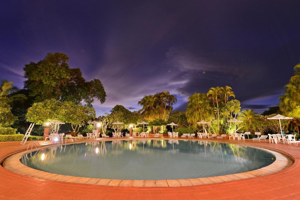 Hotel Deville Express Guaíra - carbon neutral hotel in Guaira
