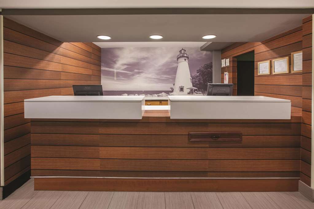 La Quinta Inn & Suites by Wyndham Erie - photo 11