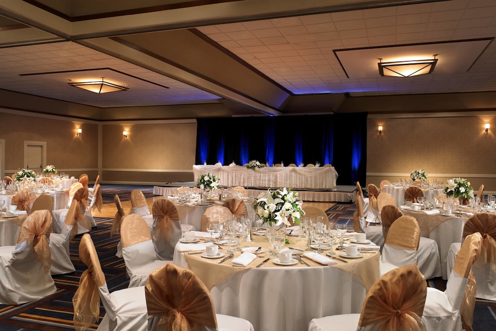 Four Points by Sheraton Los Angeles International Airport - photo 40