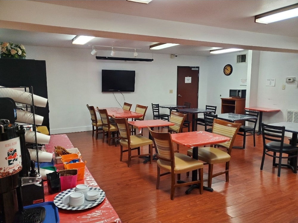 Omak Inn - photo 19