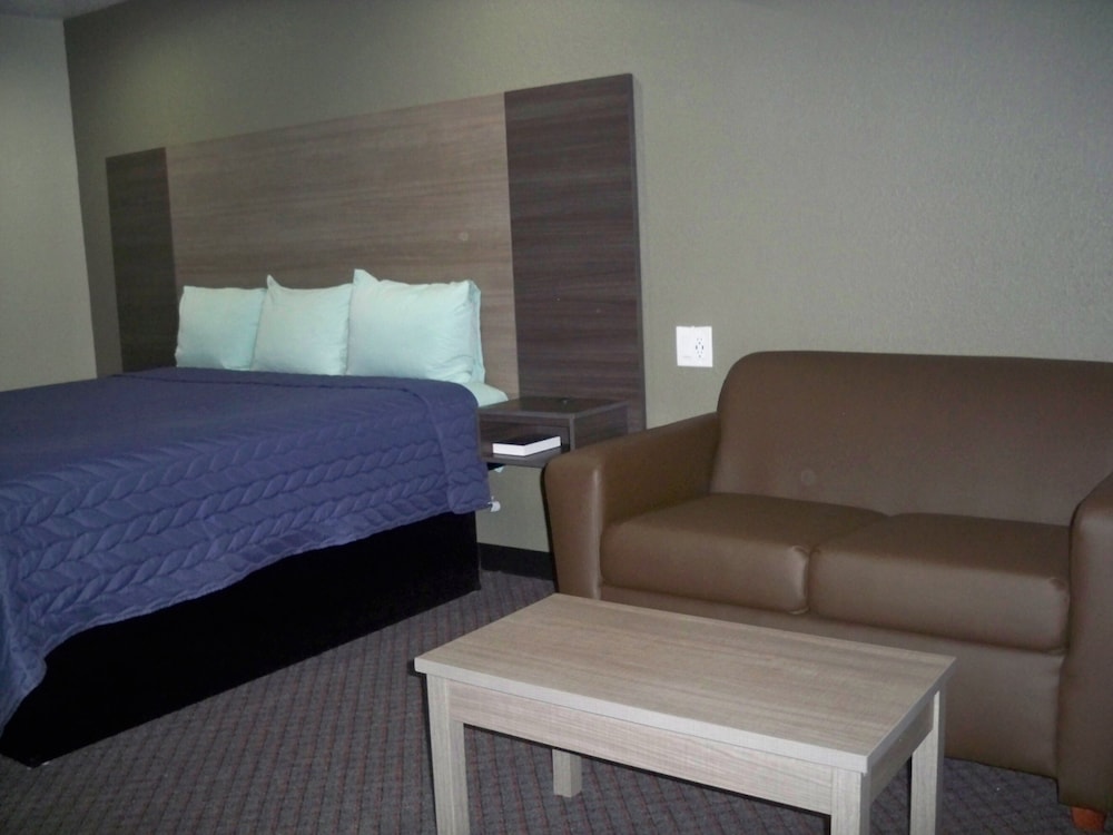 Scottish Inn & Suites - photo 20