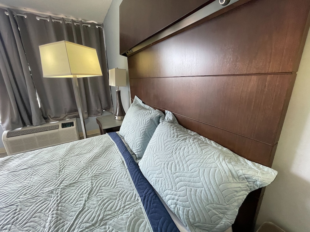 Lamplighter Inn By OYO Charlotte Airport Area - photo 16