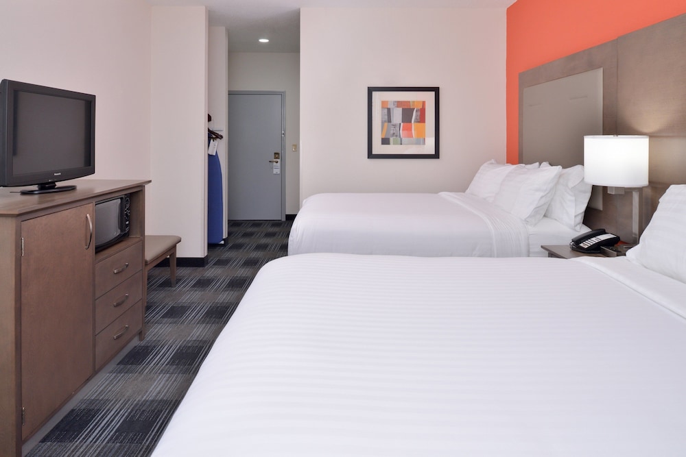 Holiday Inn Express Clanton by IHG - photo 11