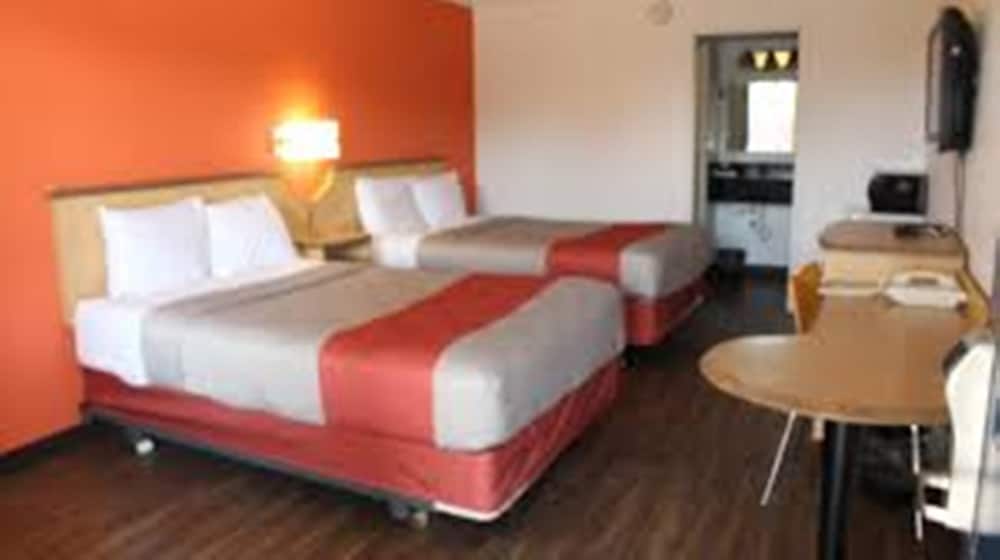 Motel6 Dayton OH - photo 9
