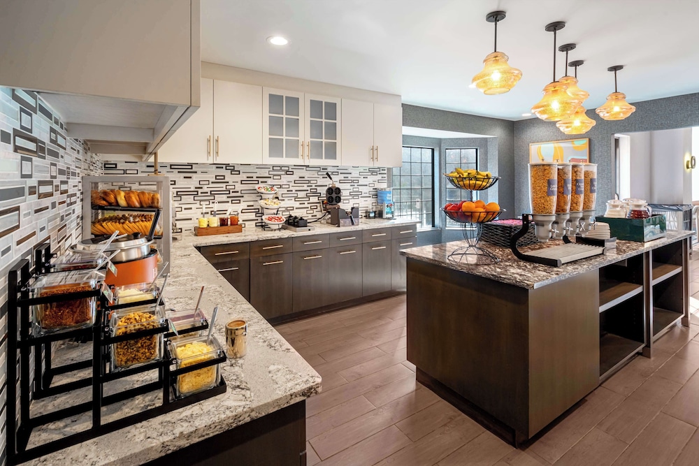 Homewood Suites by Hilton Eatontown - photo 39