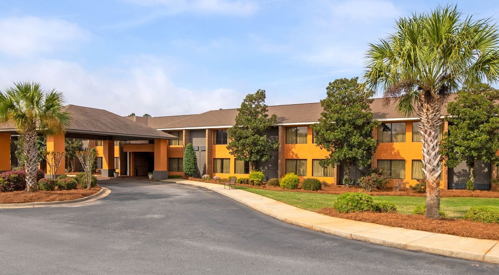 LikeHome Extended Stay Hotel Warner Robins - photo 2