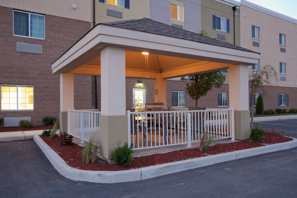 Candlewood Suites Perrysburg by IHG - photo 23