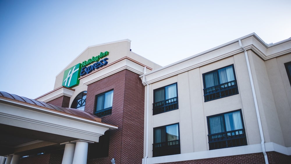 Holiday Inn Express & Suites Morton Peoria Area an IHG Hotel - featured photo