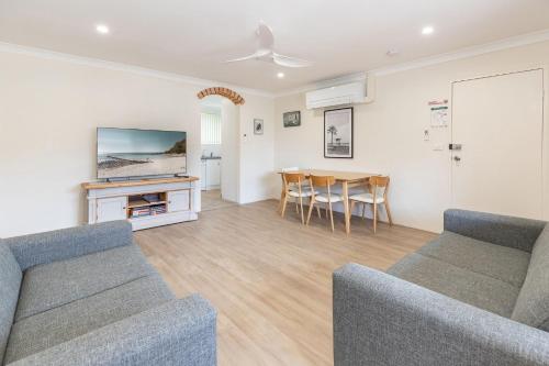 Christie Court 3 — 4-Star Luxury Hotel in Forster, Australia
