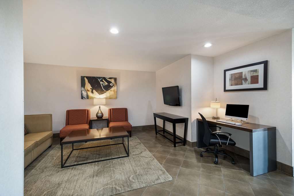 Quality Inn & Suites Garland East Dallas - photo 31