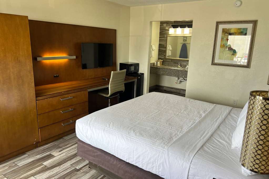 Baymont by Wyndham Orlando Downtown - photo 18