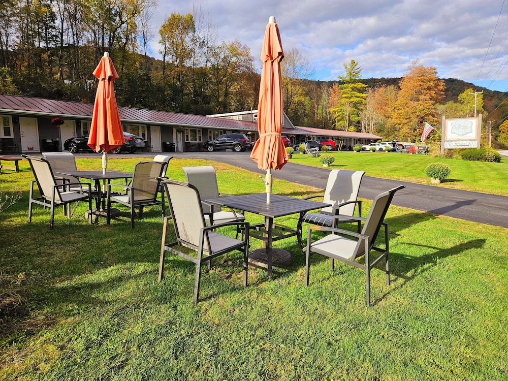 Sleep Woodstock Motel - photo 39