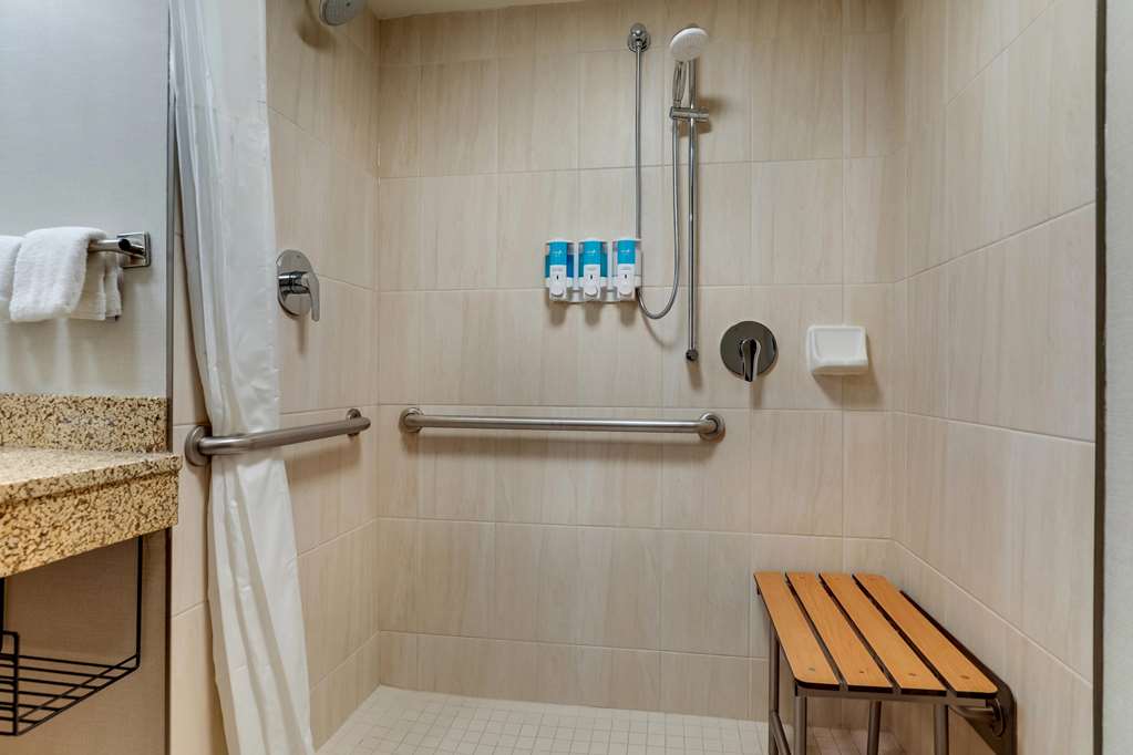 Drury Inn & Suites St. Louis St. Peters - photo 35