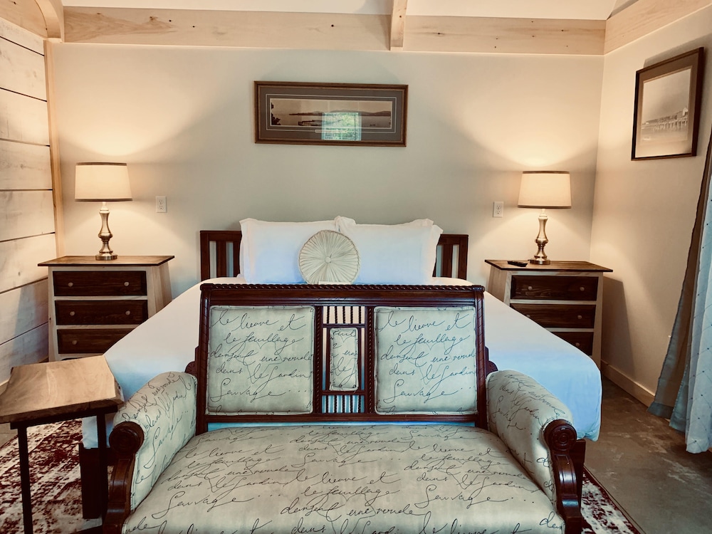 Ivy Manor Inn Village Center - photo 14