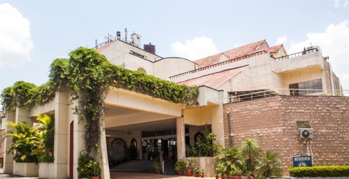 Lake View Ashok Hotel