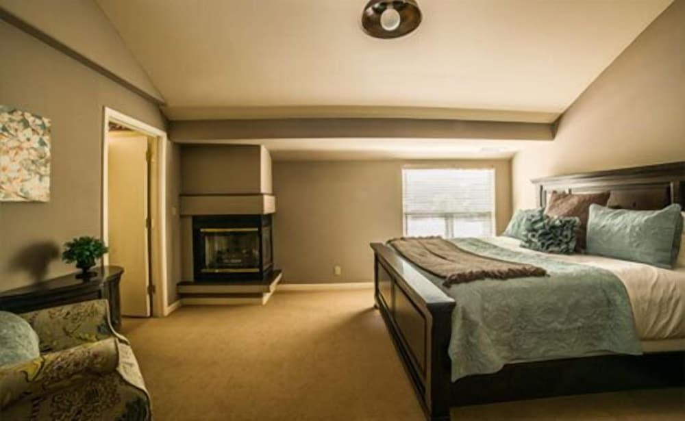 The Inn Above Oak Creek - photo 11