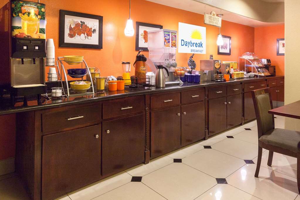 Lone Star Inn & Suites - photo 10