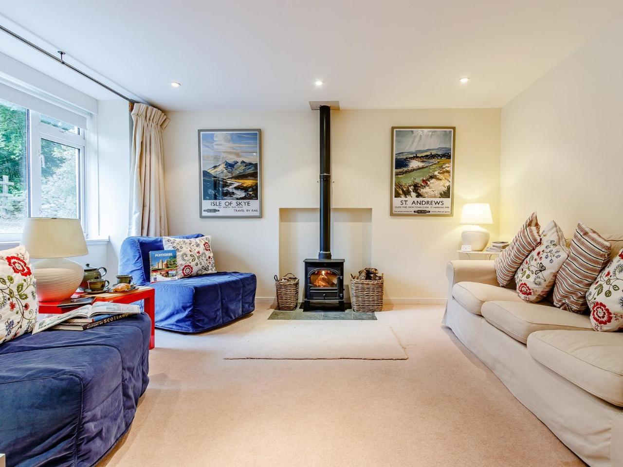1 Bed In Blacklunans Ca361 — Cray