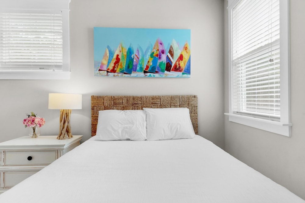 Beachful Bliss - carbon neutral hotel in Unknown City