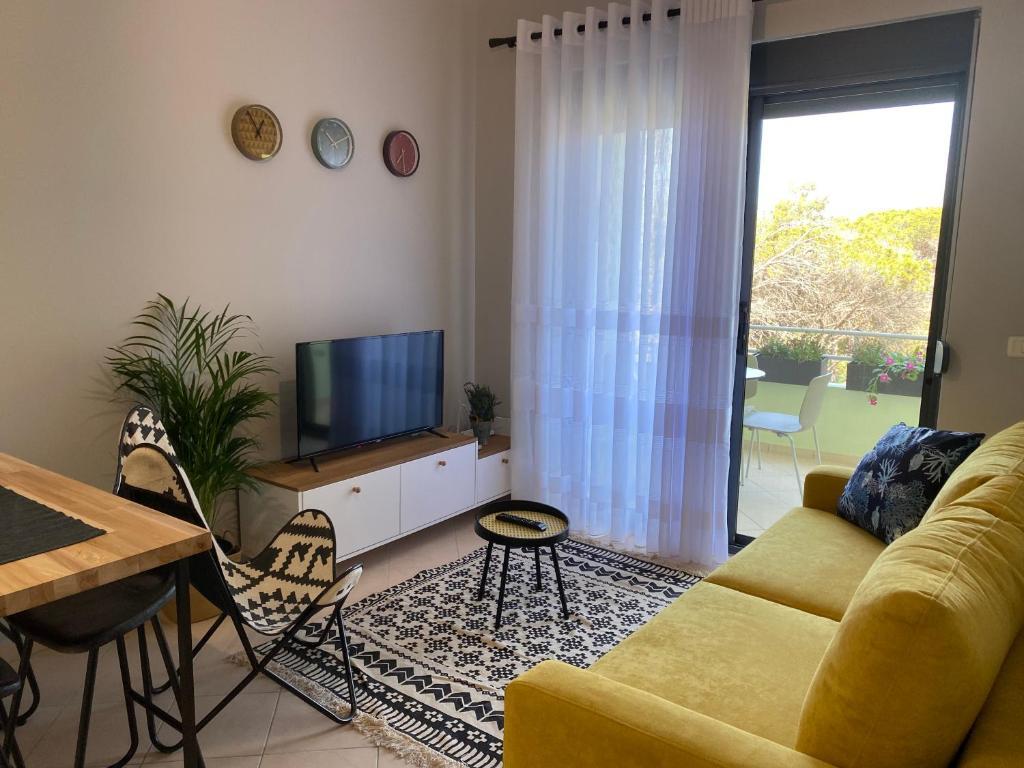 Cheerful 2 bedroom apartment in Golem — 4-Star Luxury Hotel in Golem, Albania