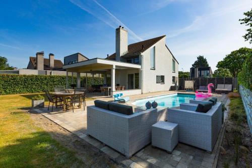 Haringvliet 21 Noordzeepark Ouddorp With Pool Not Intended For Company Or Work Related Stays — Ouddorp