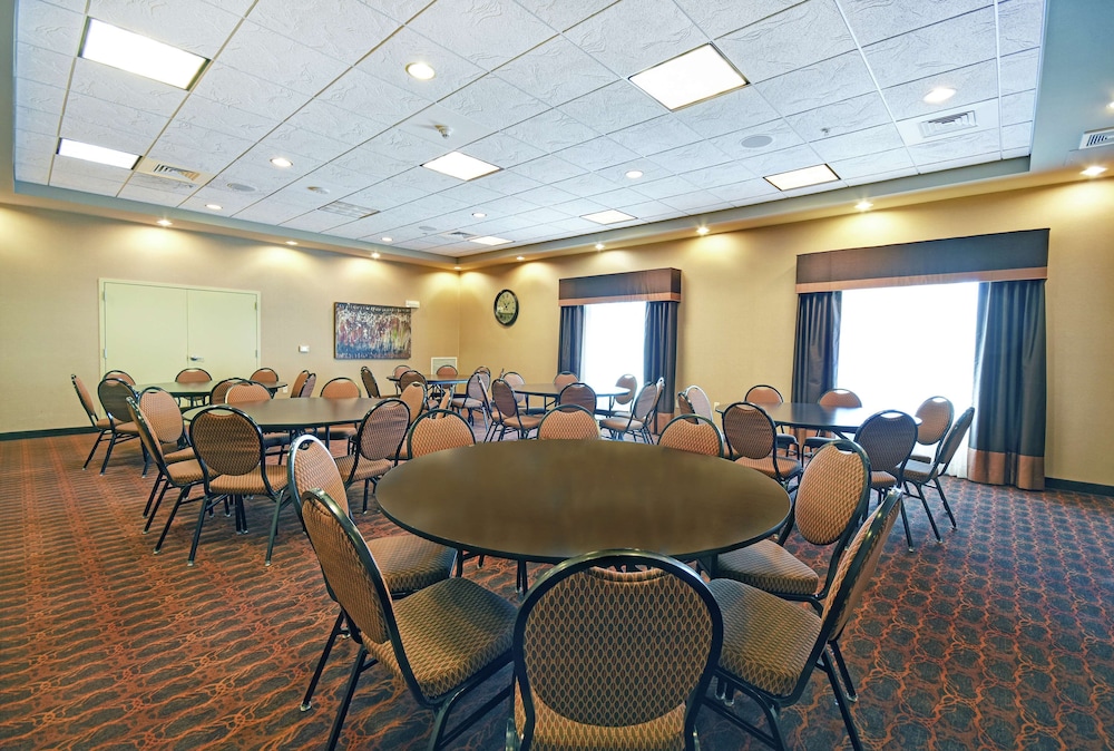Hampton Inn Beloit - photo 40
