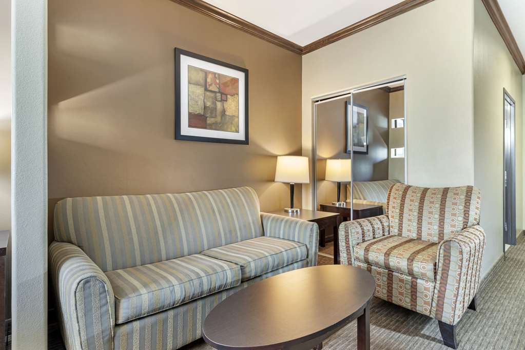 Best Western Plus Texoma Hotel & Suites - photo 15