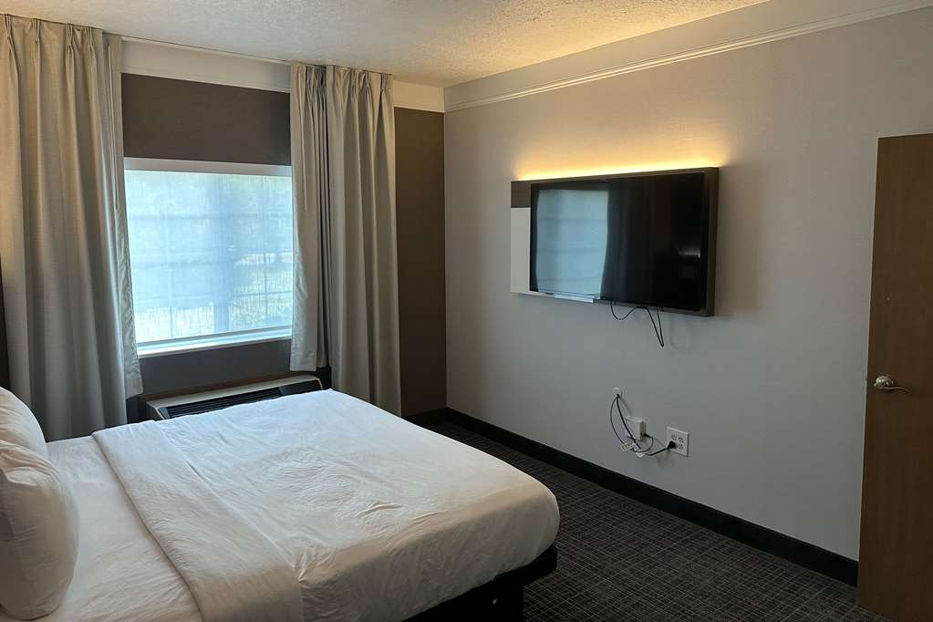 Comfort Suites Clackamas - photo 15