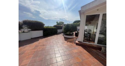 Villa Anna — 4-Star Luxury Hotel in Messina, Italy