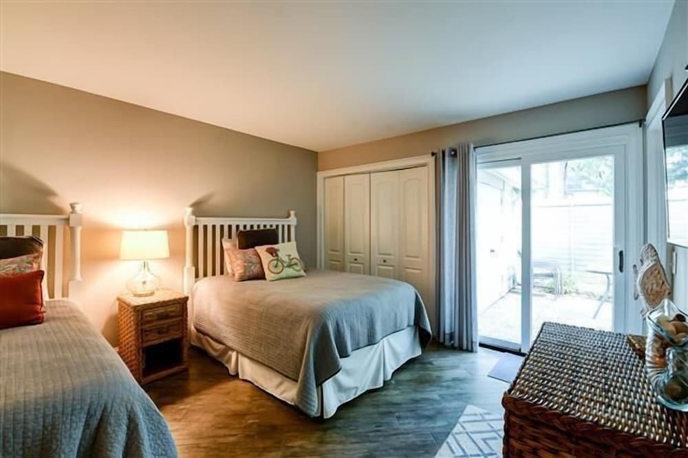 213 Twin Oaks at The Sea Pines Resort - photo 2