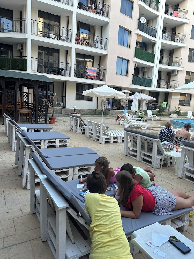 Apart Hotel Avalon — hotel in Kazanlak