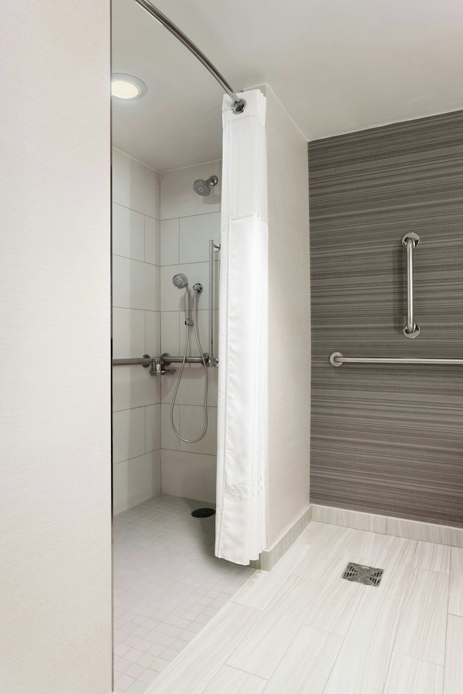 Newark Liberty International Airport Marriott - photo 23