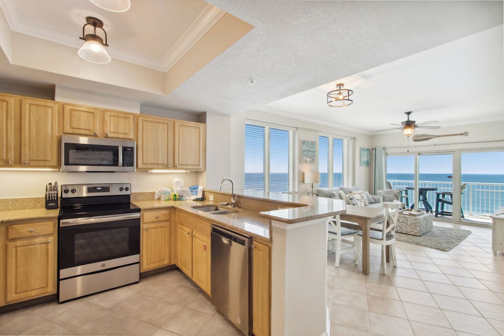 Crystal Tower Comfort Condos by Hosteeva - photo 42