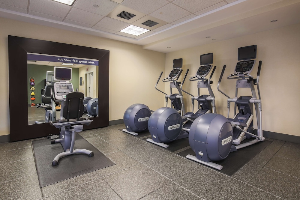 Hampton Inn And Suites Camarillo - photo 40