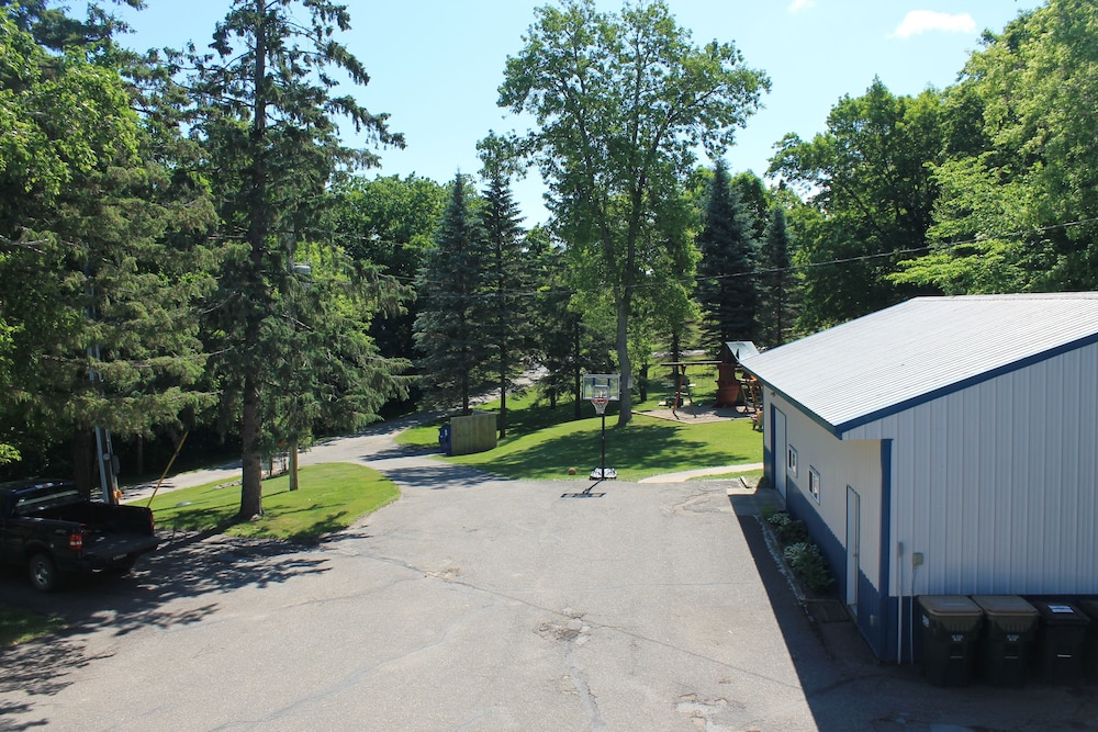 Viking Bay Resort & Lodge - photo 40