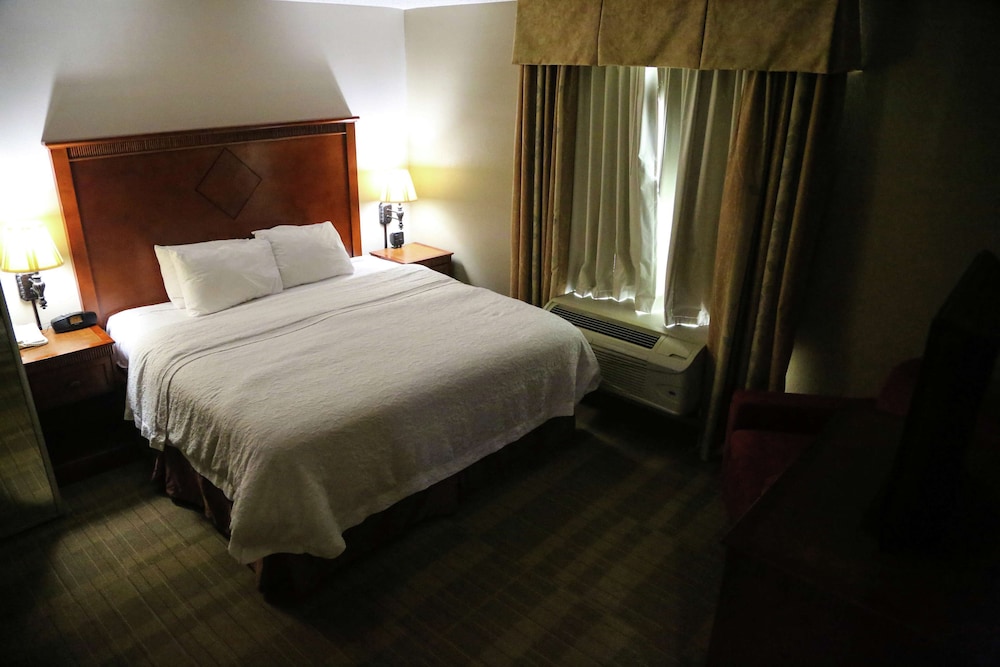 Hampton Inn & Suites McComb - photo 9