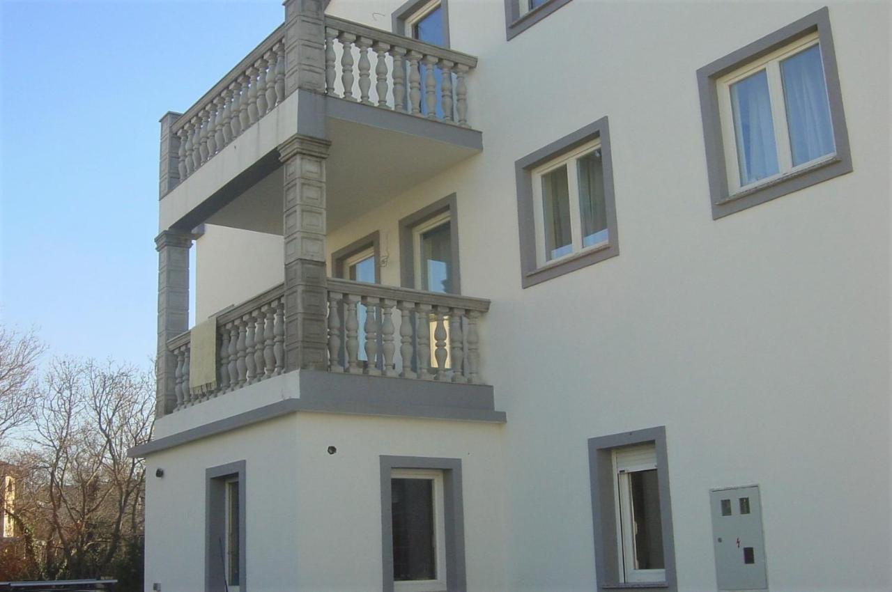 Simple 3 Room Apartment — Bakar — photo 2