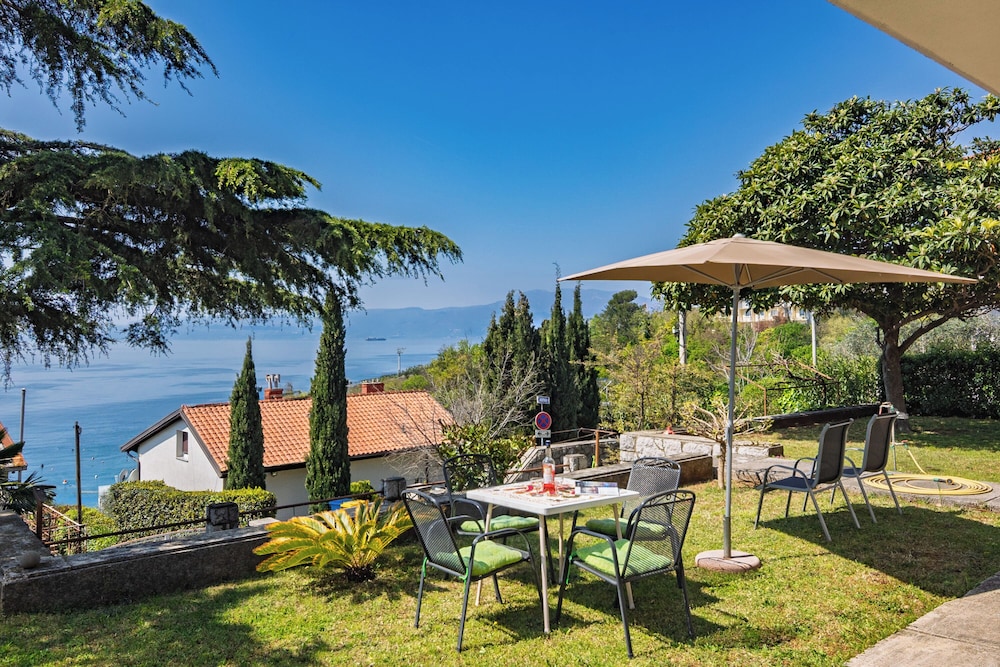 The Wave Apt With Seaview and Garden — 4-Star Luxury Hotel in Kostrena, Croatia