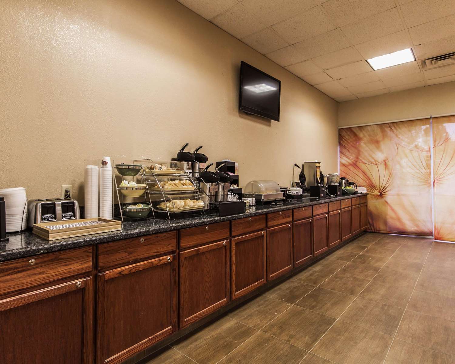 Suburban Studios Pecos - photo 24