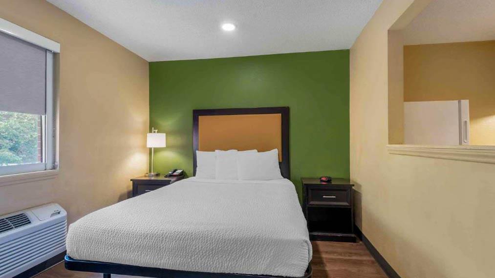 Studio 6 Suites Charlotte NC Tyvola Rd Executive Park - photo 24